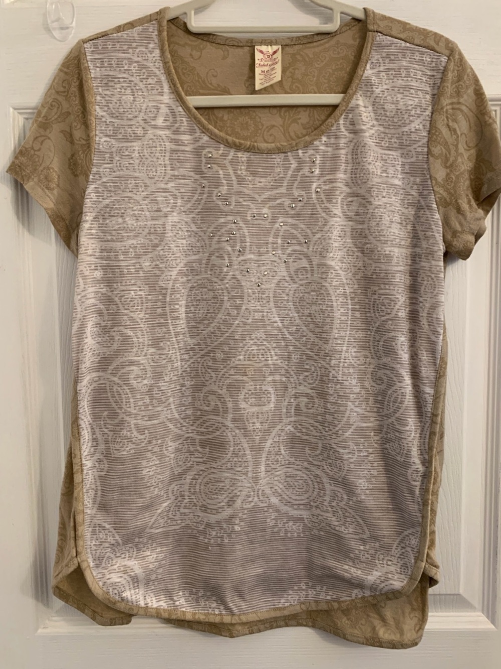 Faded Glory Beige and Cream Paisley Short Sleeve Scoop Neck Top. Size medium $10